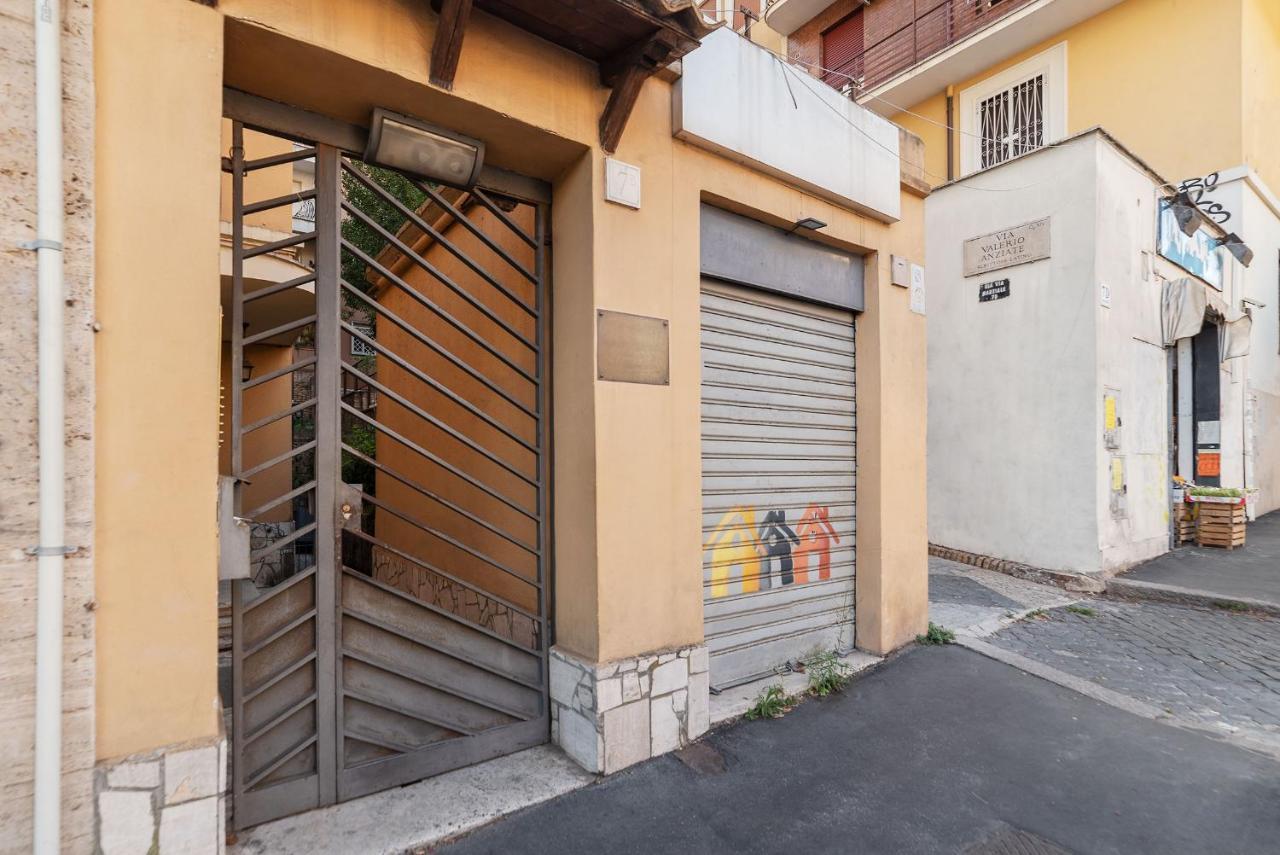 Penthouse Apartment With Terrace Close To Vatican — Photos 1